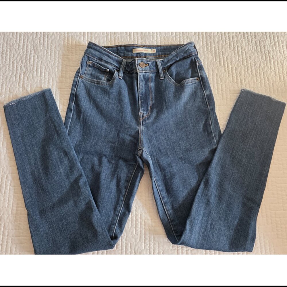 Women's Levi's 721 High Rise Skinny Jeans - Size 26 - Length 30 - No hem